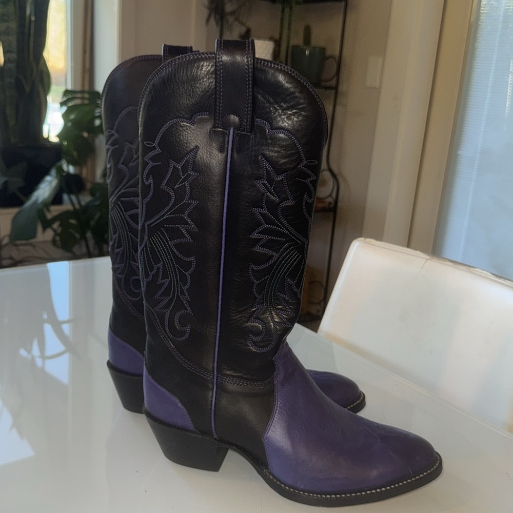 Alberta boot company boots - 9.5B